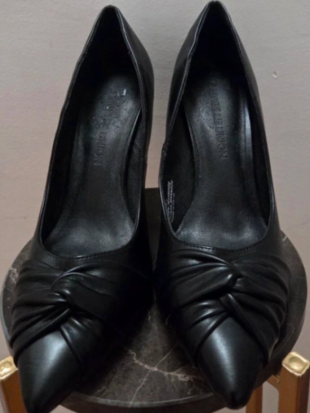 Gabrielle Union Black Pumps Heels, Cute Knotted design Size 8.5
